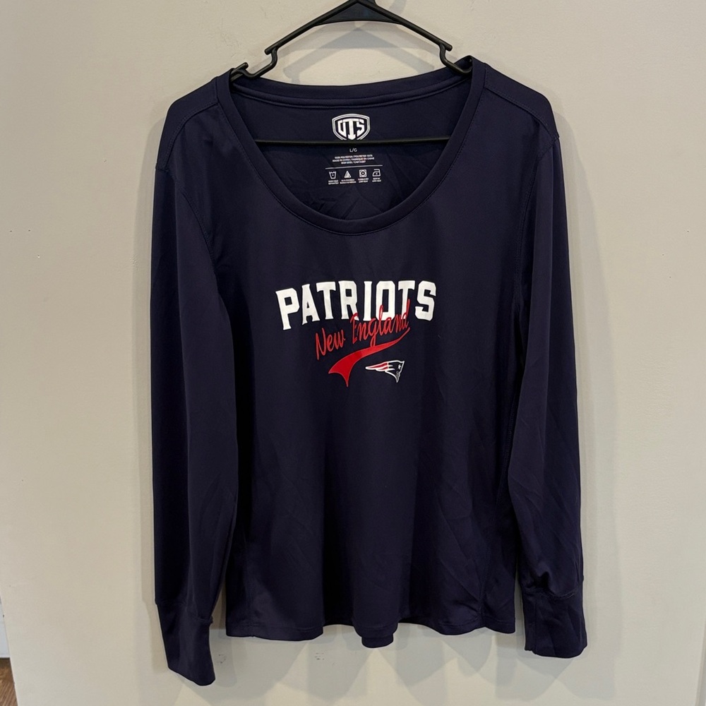 Women’s Patriots Long Sleeve Top